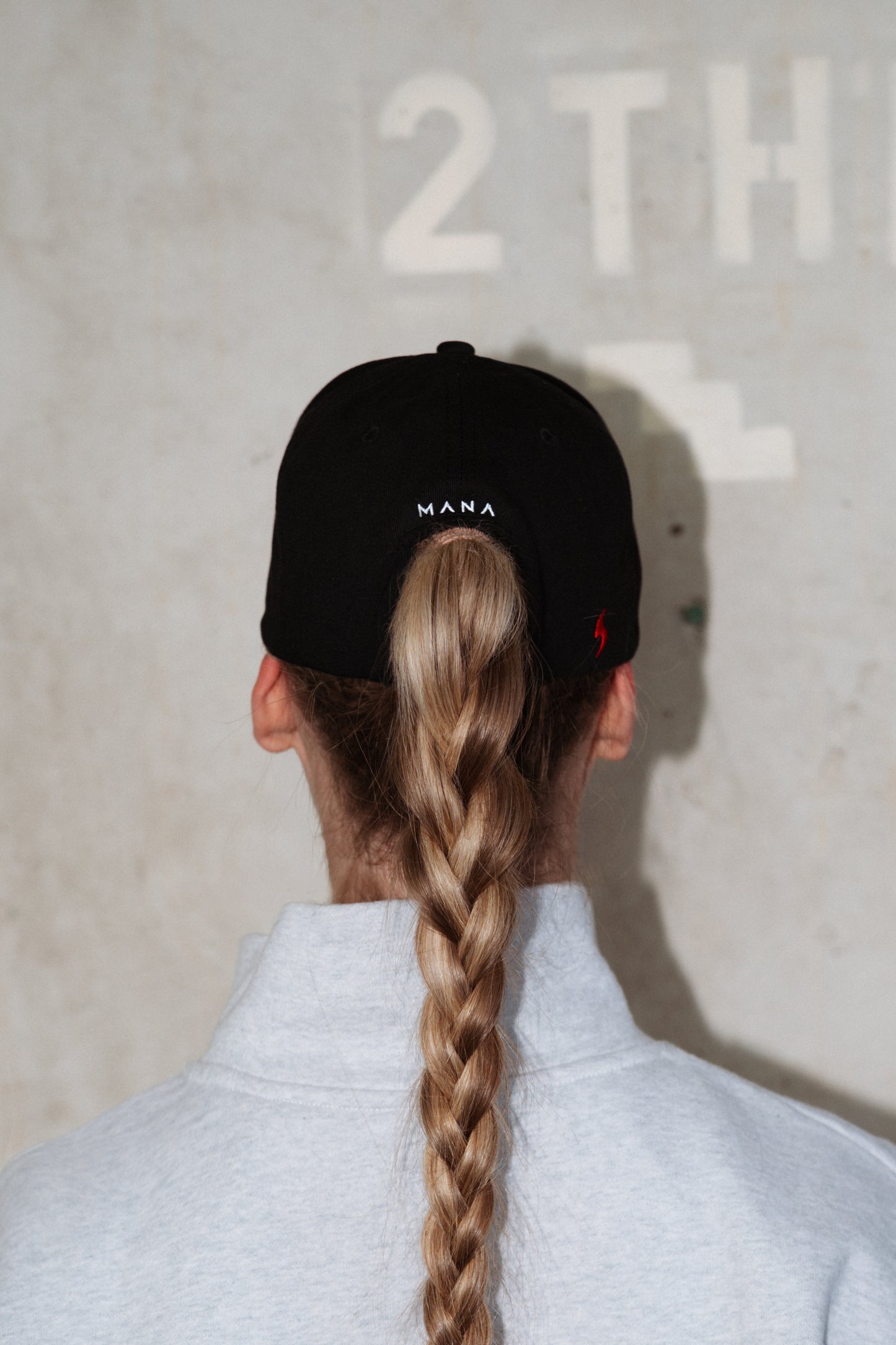 MANA SPC Cap Black — back with ponytail opening